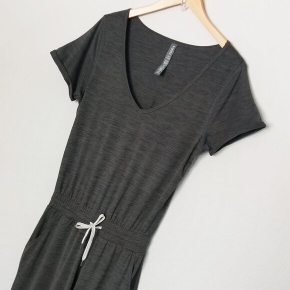 Vuori All Day Jumpsuit Charcoal Heather Short Sleeve V-Neck One Piece XS Gray - Picture 6 of 14
